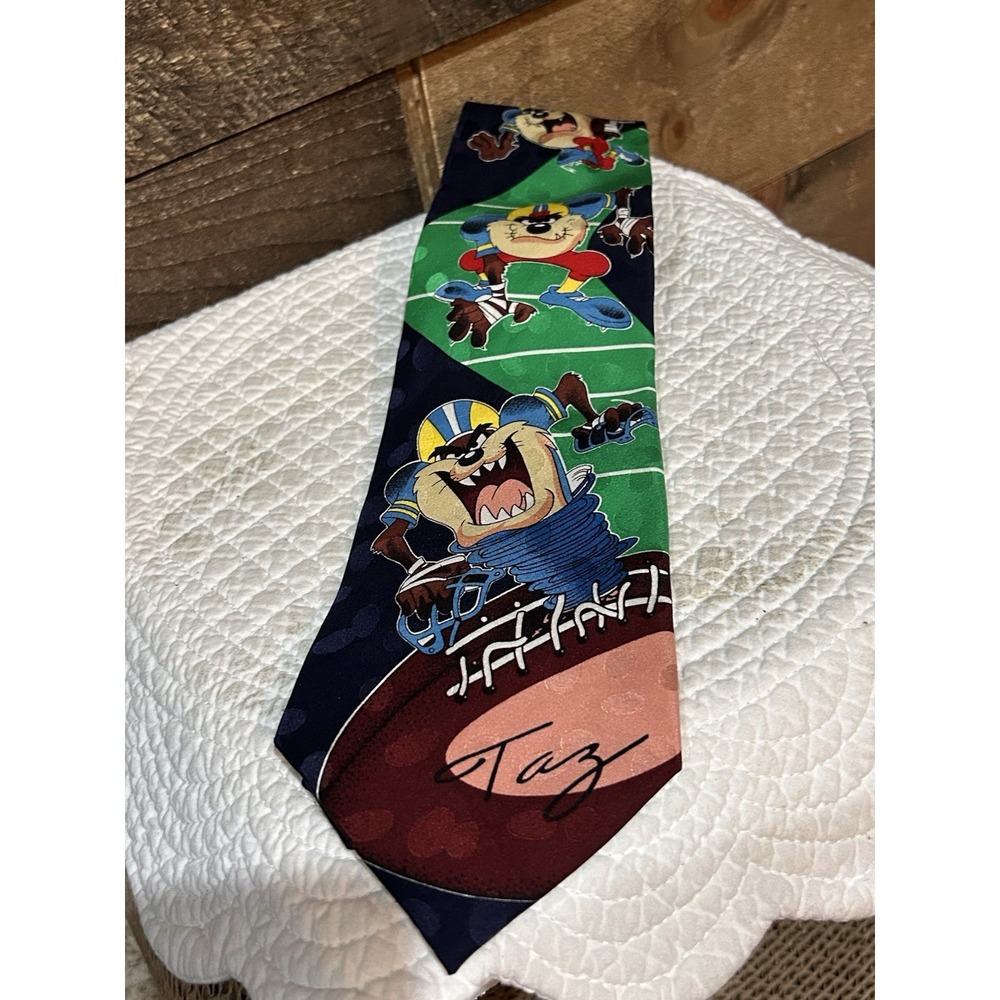 Vintage Warner Brothers 1996 Looney Tunes Mania Taz Devil Football Tie Silk